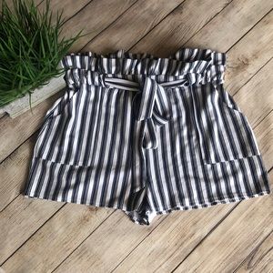 Express Paper Bag Shorts M